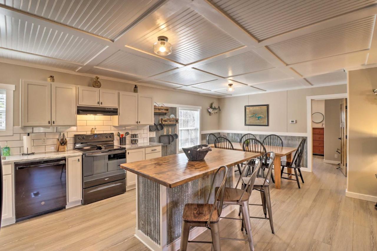 Lakefront Greers Ferry Cabin With Covered Boat Slip! Fairfield Bay Экстерьер фото